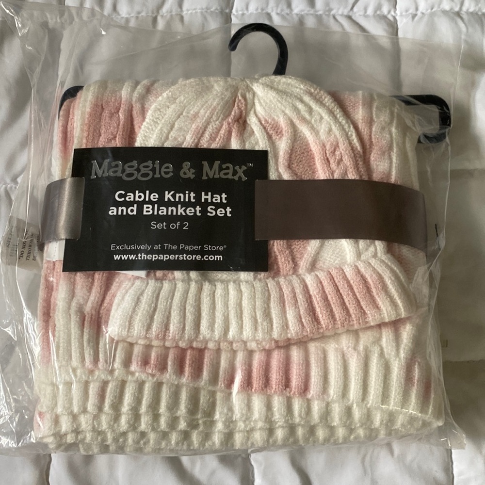 🌟Host Pick item🌟      Maggie & Max Gift Set